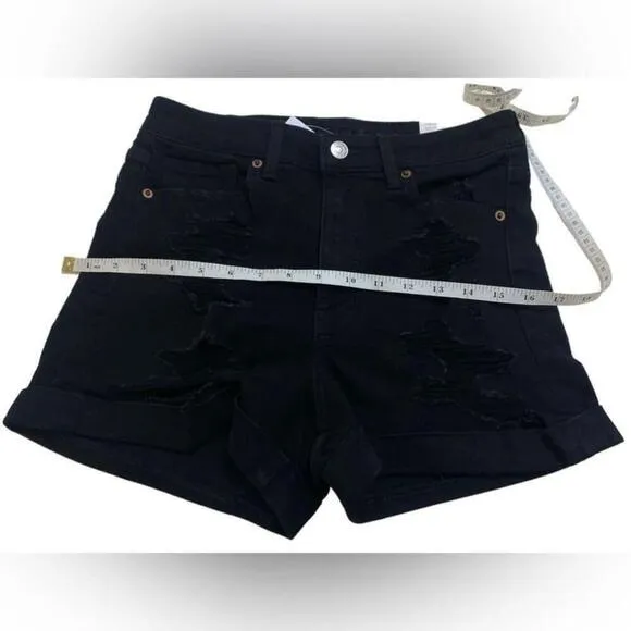 🆕American Eagle - Distressed mom short
