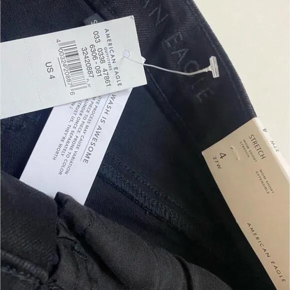 🆕American Eagle - Distressed mom short