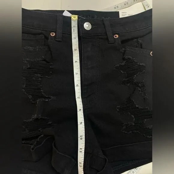 🆕American Eagle - Distressed mom short