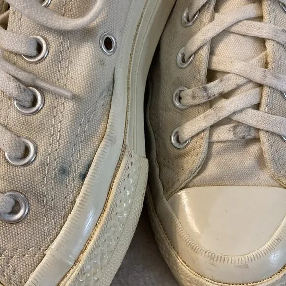 Comme des Garcons PLAY x Converse Hidden Heart Low Top Sneaker