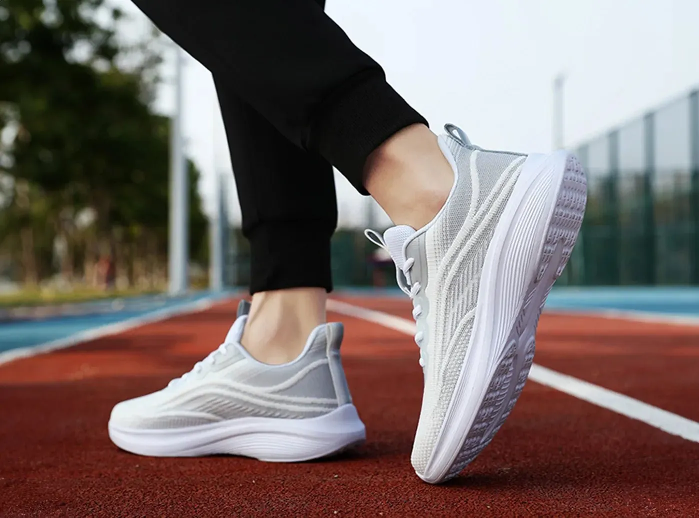 FitVille Women's Gradient Mesh Sneakers