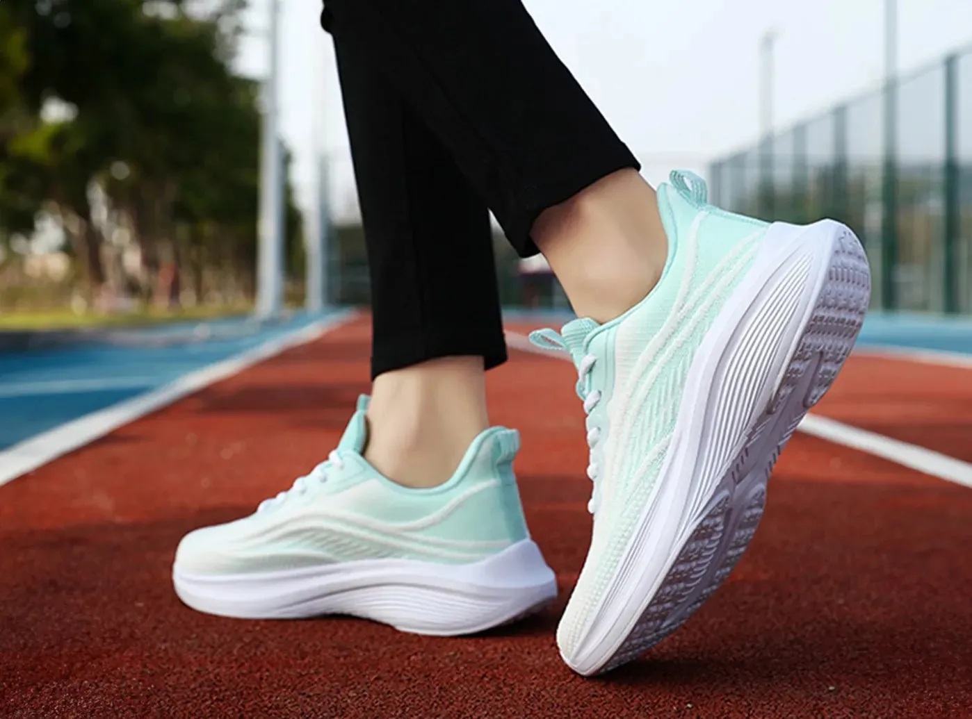 FitVille Women's Gradient Mesh Sneakers