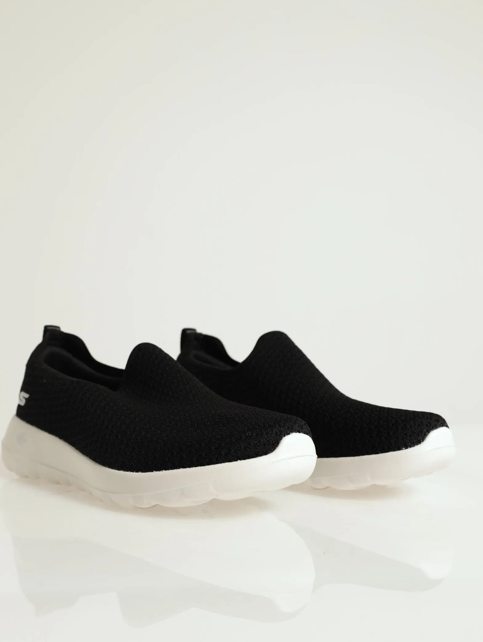 Go Walk Joy Push In Sneaker - Black/White
