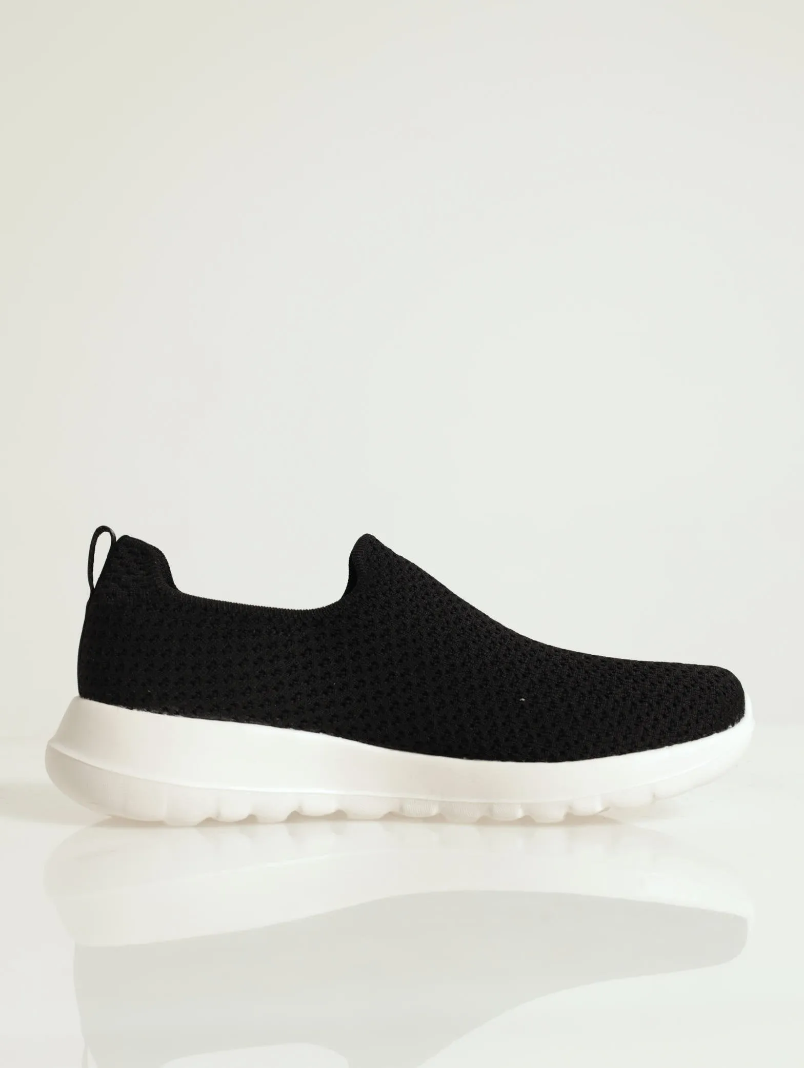 Go Walk Joy Push In Sneaker - Black/White