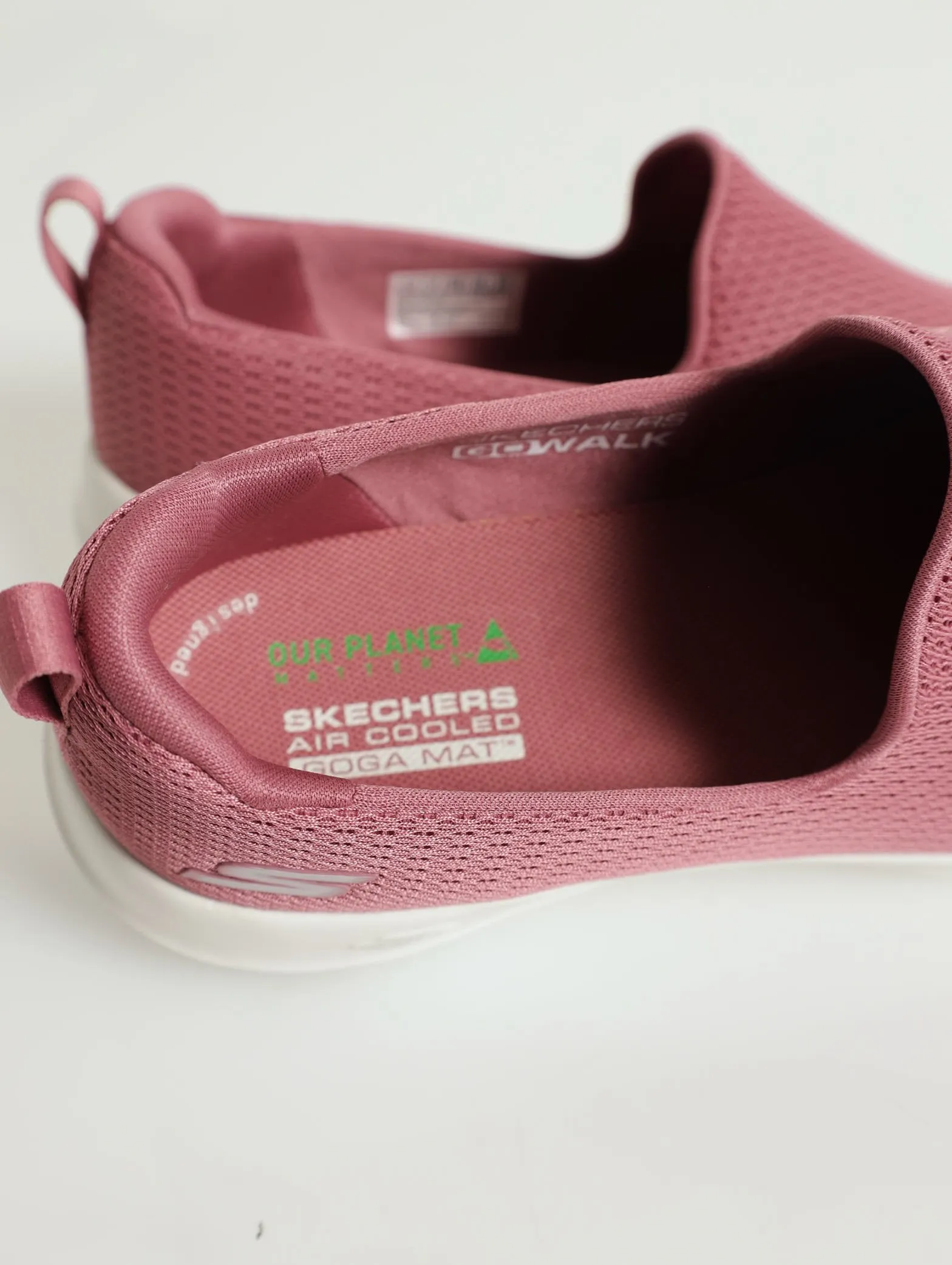 Go Walk Joy Push In Sneaker - Mauve