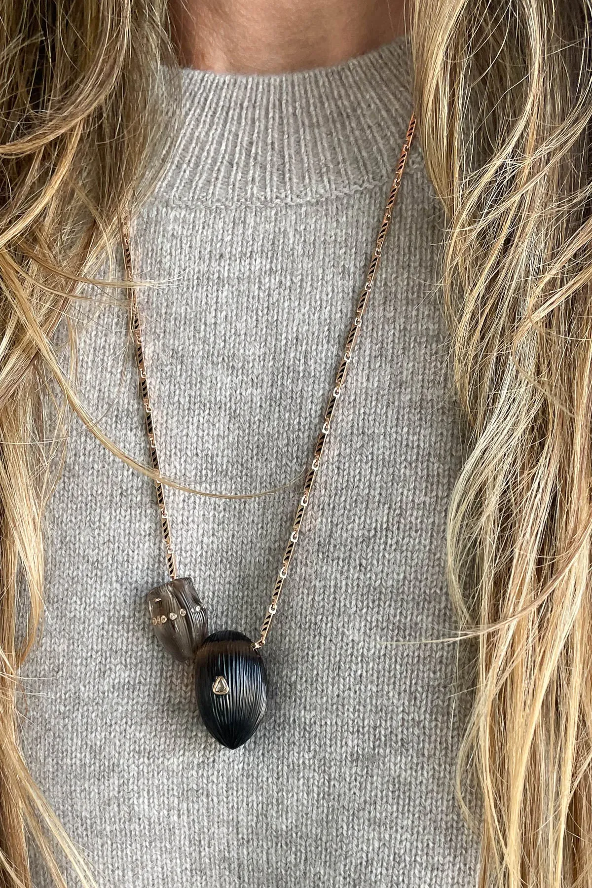 Grande Smokey Quartz Coquito with Diamond Bead