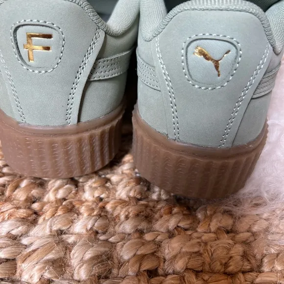 KIDS SZ 3 FENTY X PUMA CREEPER WORN ONCE! EXCELLENT CONDITION. SUPER COOL SHOE!