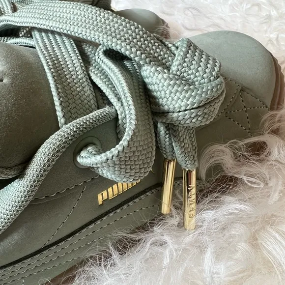 KIDS SZ 3 FENTY X PUMA CREEPER WORN ONCE! EXCELLENT CONDITION. SUPER COOL SHOE!