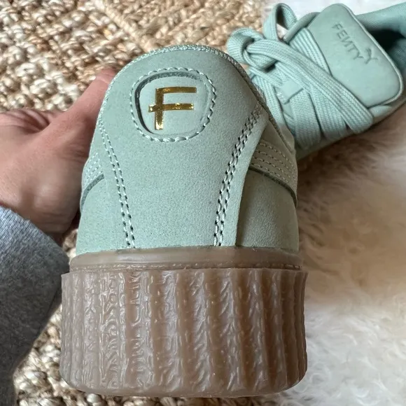 KIDS SZ 3 FENTY X PUMA CREEPER WORN ONCE! EXCELLENT CONDITION. SUPER COOL SHOE!