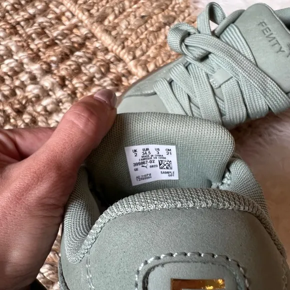 KIDS SZ 3 FENTY X PUMA CREEPER WORN ONCE! EXCELLENT CONDITION. SUPER COOL SHOE!
