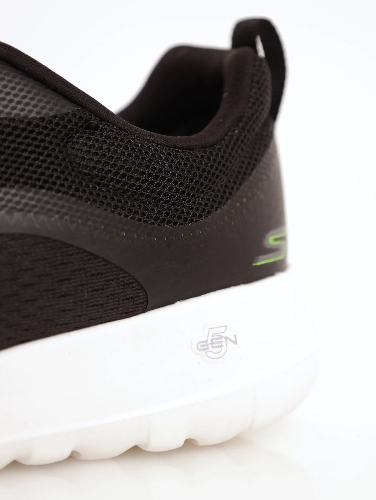 Men's Go Walk Max Sneaker - Black