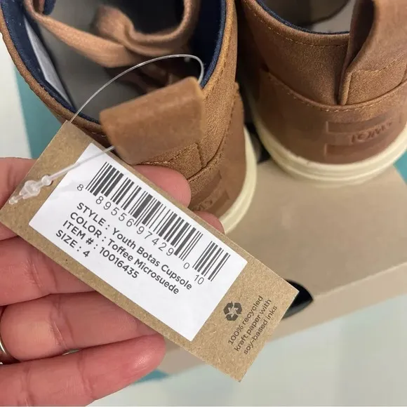 NEW TOMS Botas Cupsole Toffee Microsuede Sneakers Size 4 Youth Boys