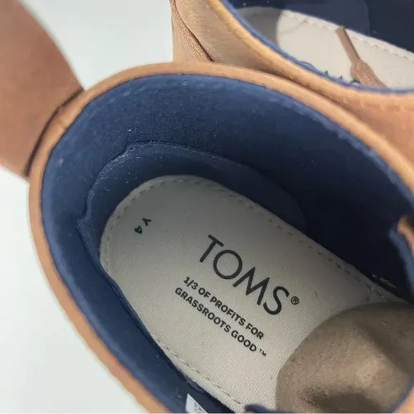 NEW TOMS Botas Cupsole Toffee Microsuede Sneakers Size 4 Youth Boys