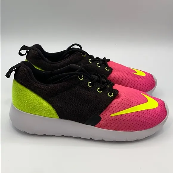 NIKE ROSHE ONE FB GS ATHLETIC SNEAKERS