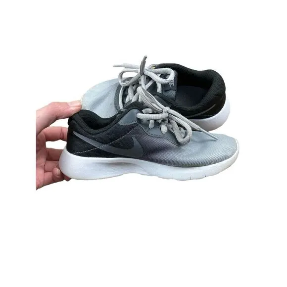 Nike Tanjun Print sneakers