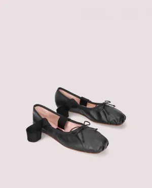 Pretty Ballerinas Sort ballerina med reim og sløyfe