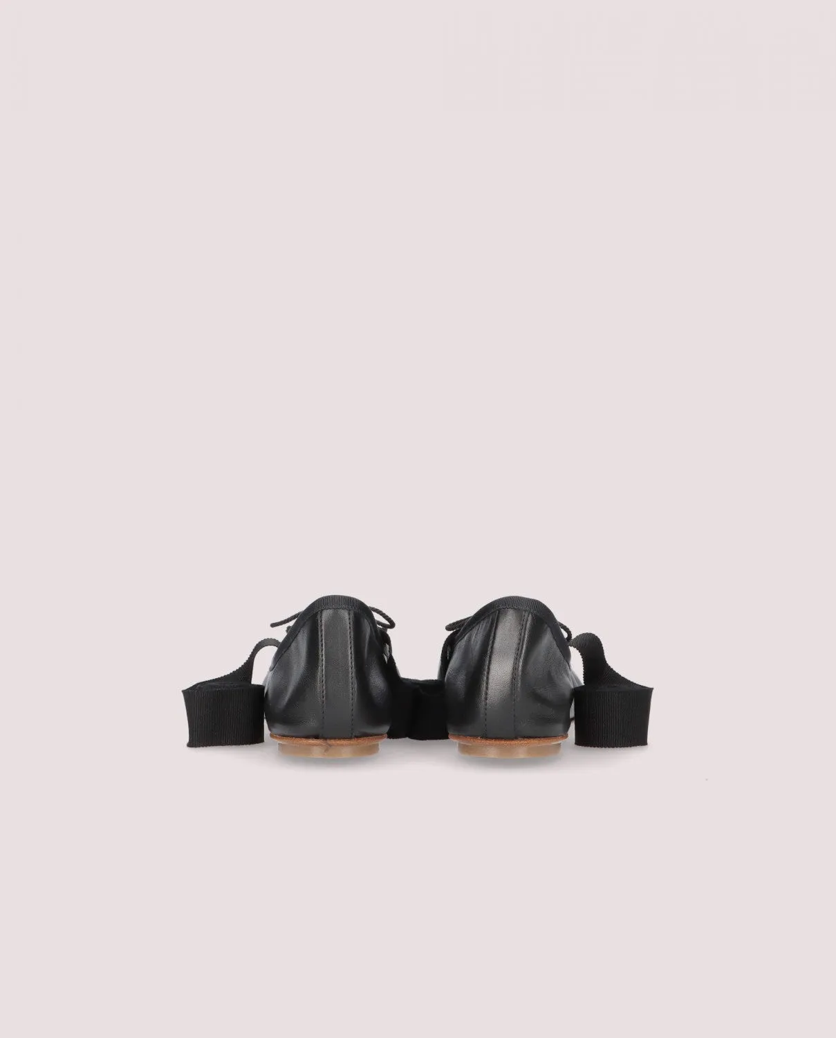 Pretty Ballerinas Sort ballerina med reim og sløyfe