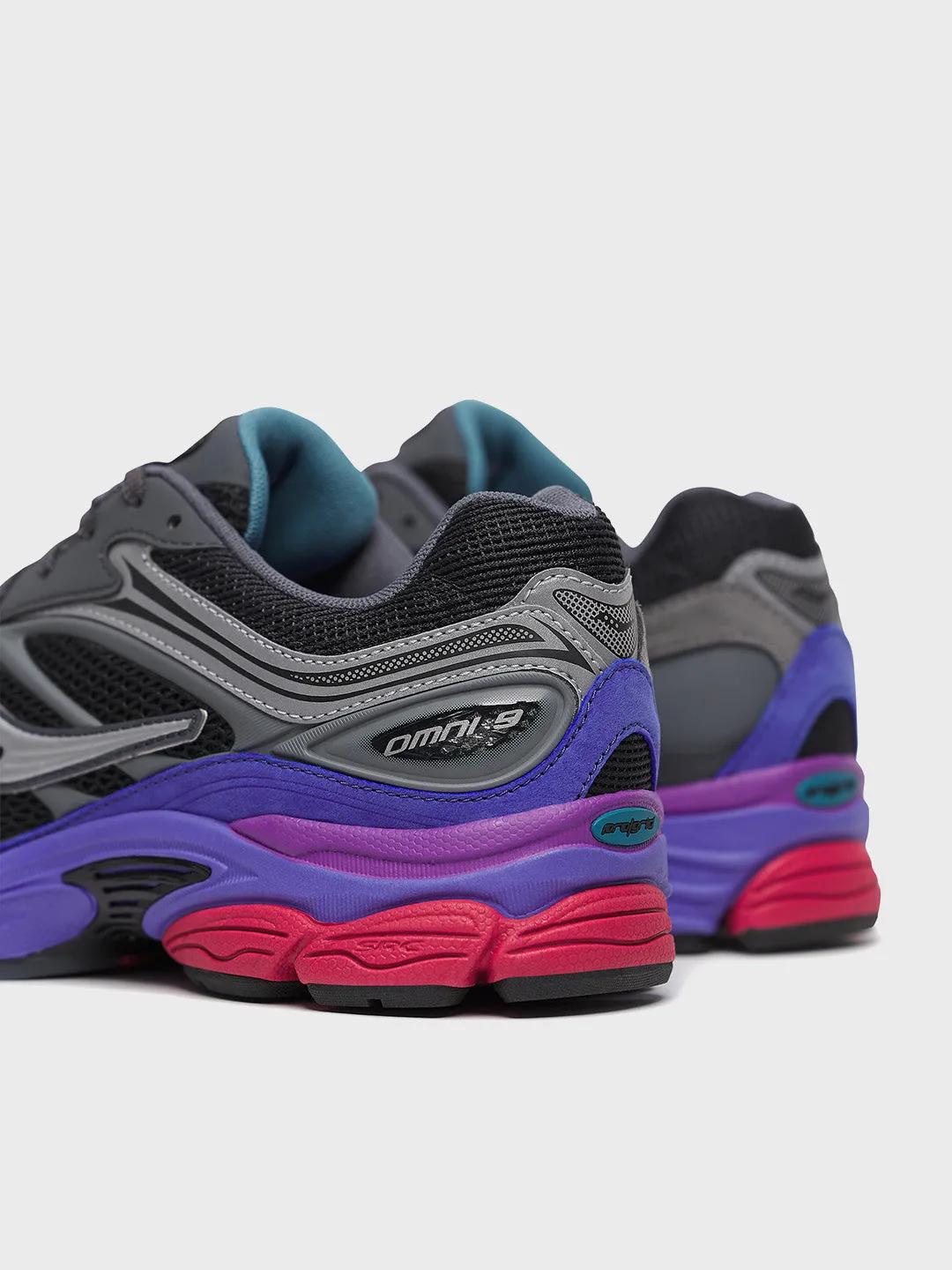 Saucony Progrid Omni 9 Sneakers | Black/Multi