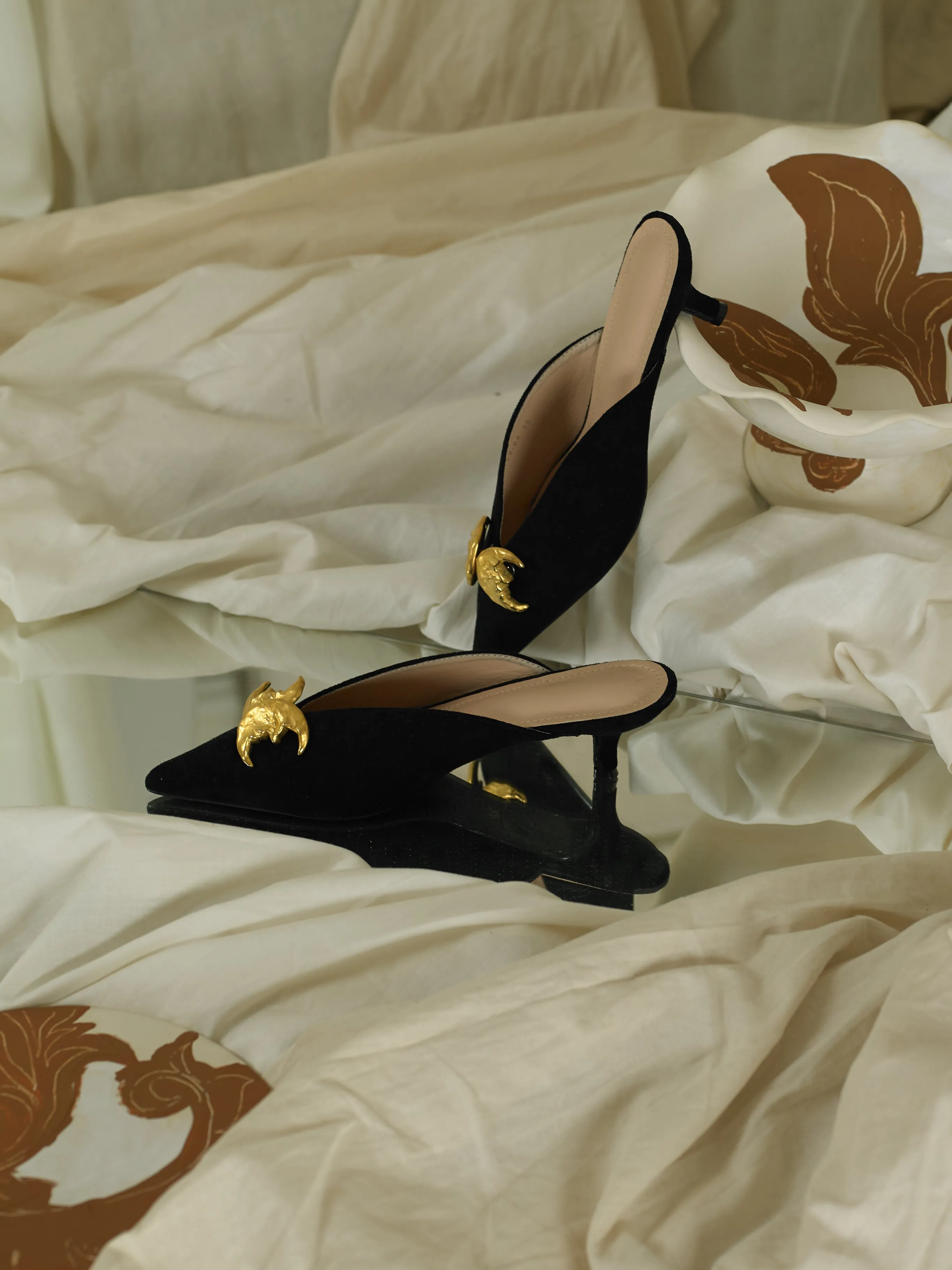 Selene Low-Heeled Mules - Black/Gold