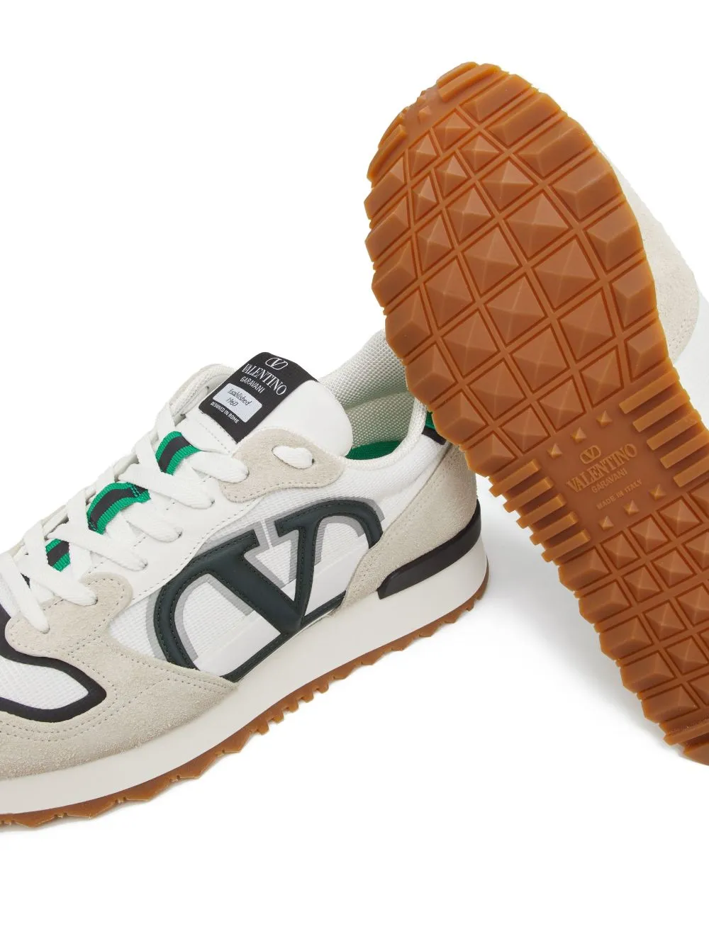 Vlogo pace sneakers